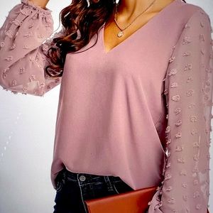 Goory Swiss dot sleeve blouse v neck light pink medium new